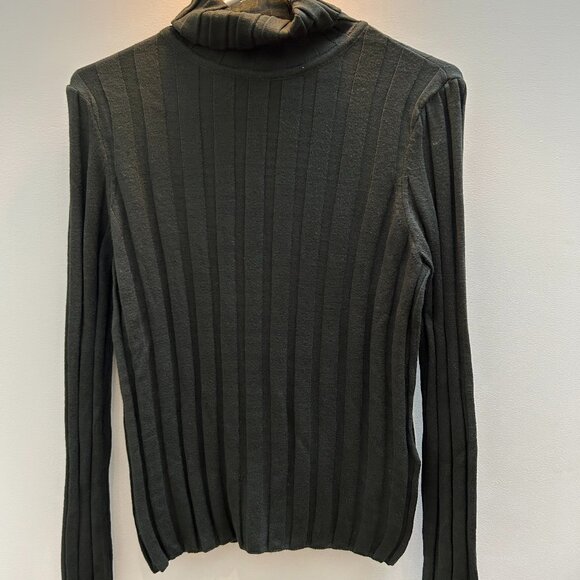 Turtleneck Top- Green: New With Tags - Picture 3 of 5
